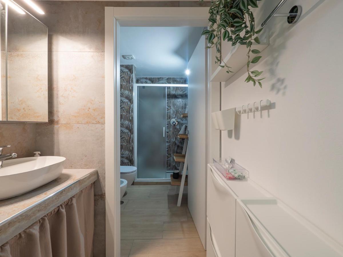 Ferienwohnung White Loft Near Duomo Orti 14 Mailand Exterior foto